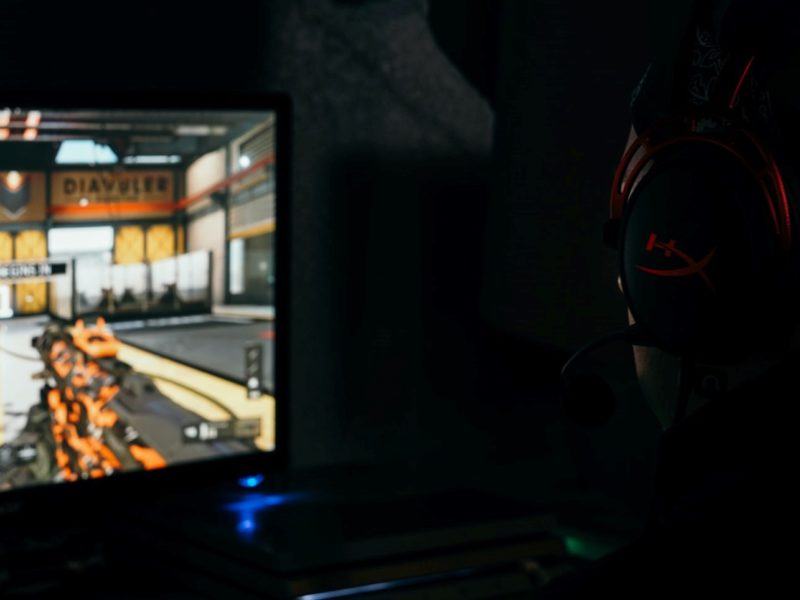 A Guide on How to Become a Professional Esports Player